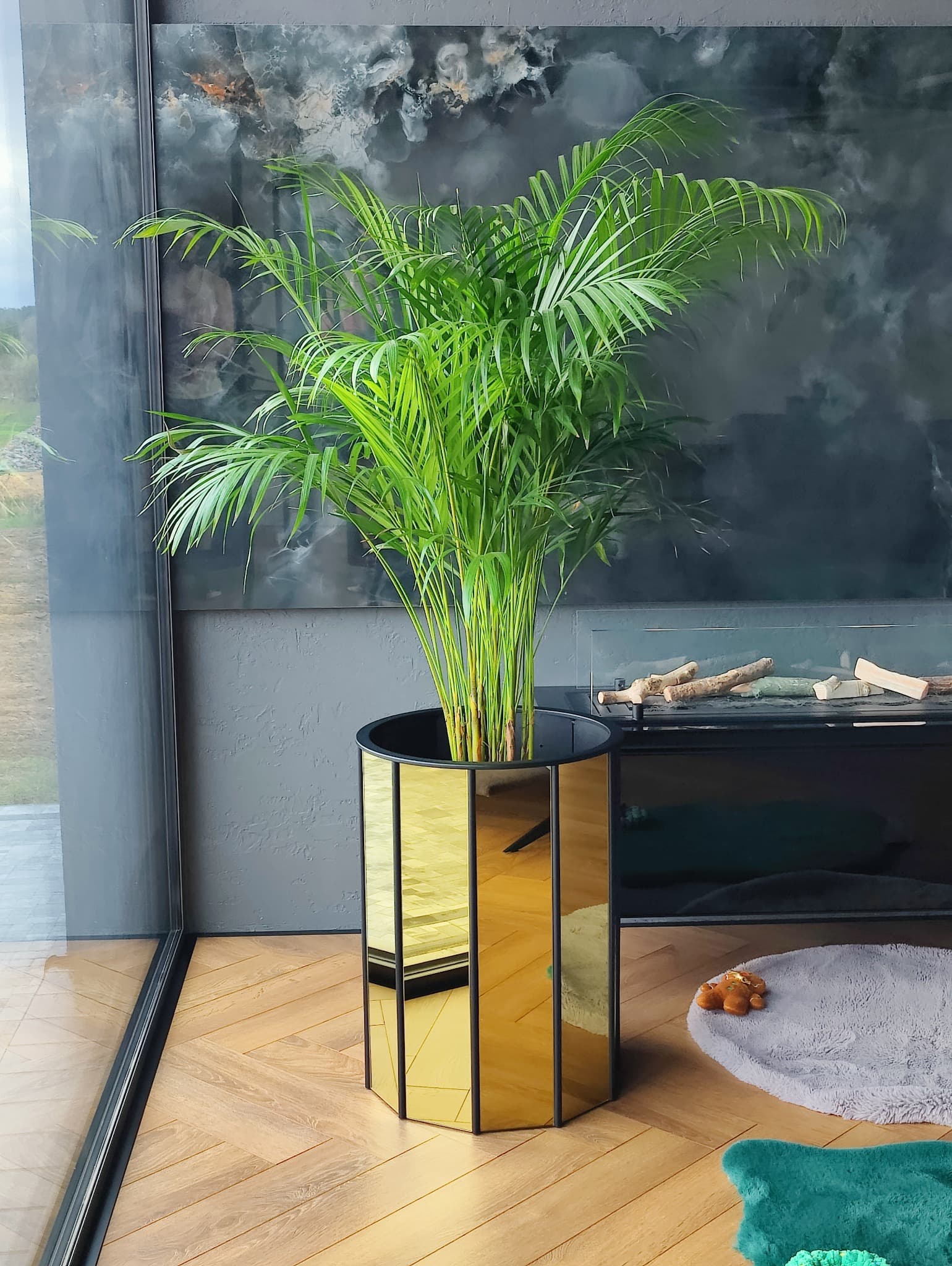 GOLD MIRROR PLANTER 40 — stalowa donica ze złotym lustrem
