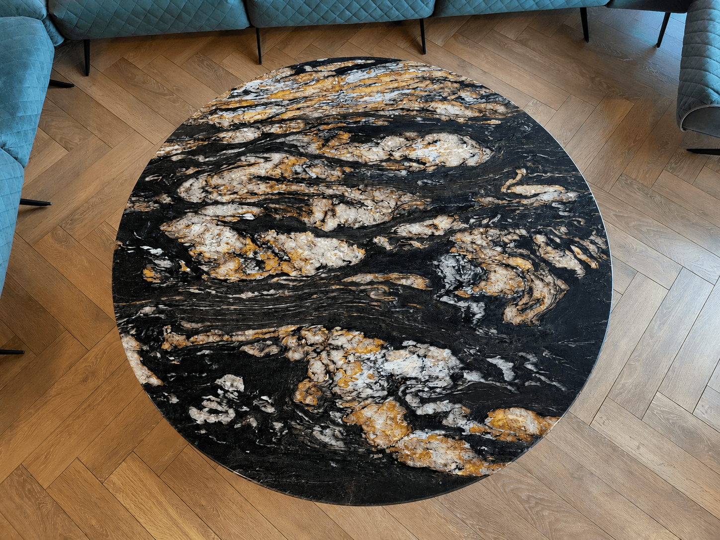 COSMIC GOLD 145 - unikatowy stolik kawowy z granitu Cosmic Gold